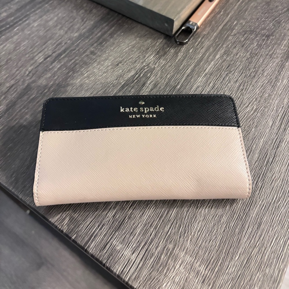 KATE SPADE Wallet ♠️ - Picture 4 of 8
